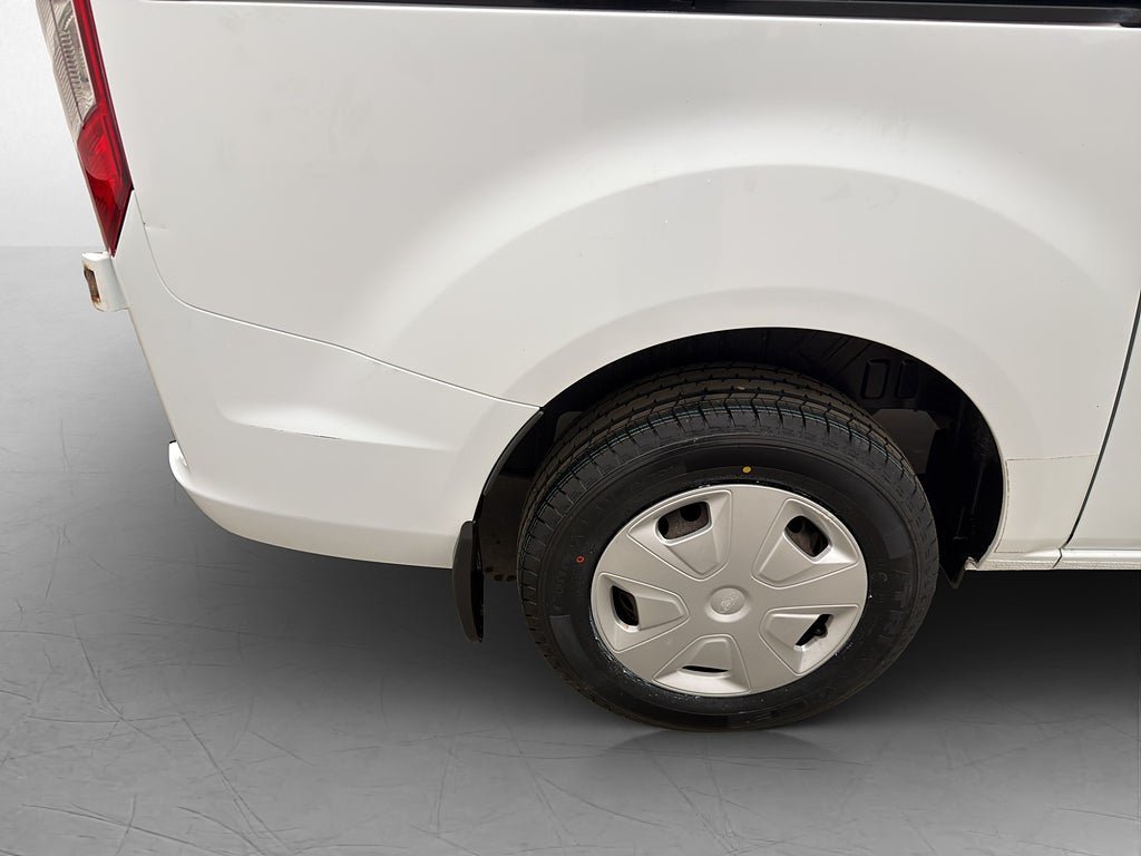 Vehicle Image 32