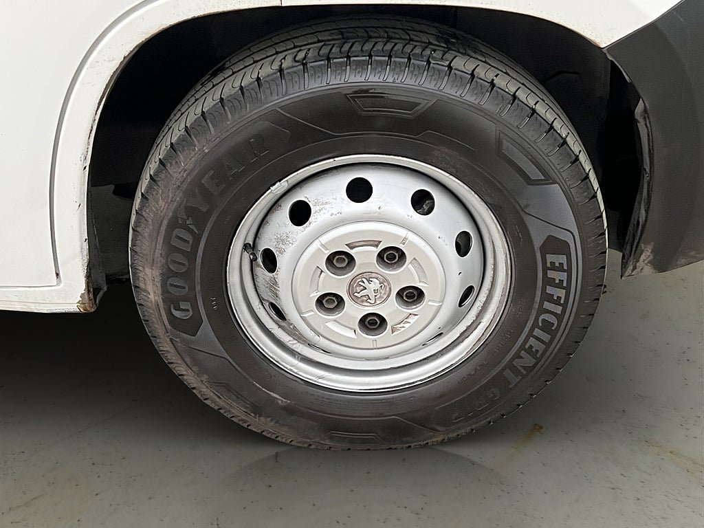Vehicle Image 26