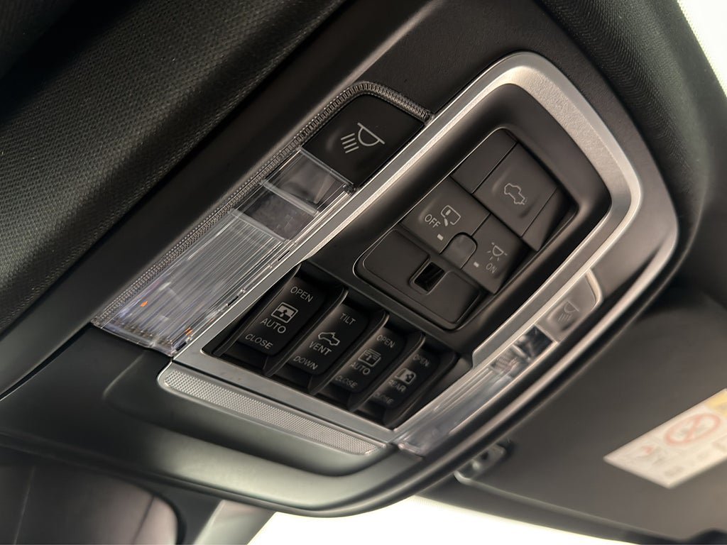 Vehicle Image 35