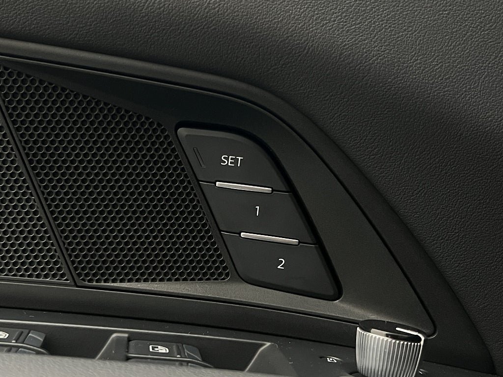 Vehicle Image 34