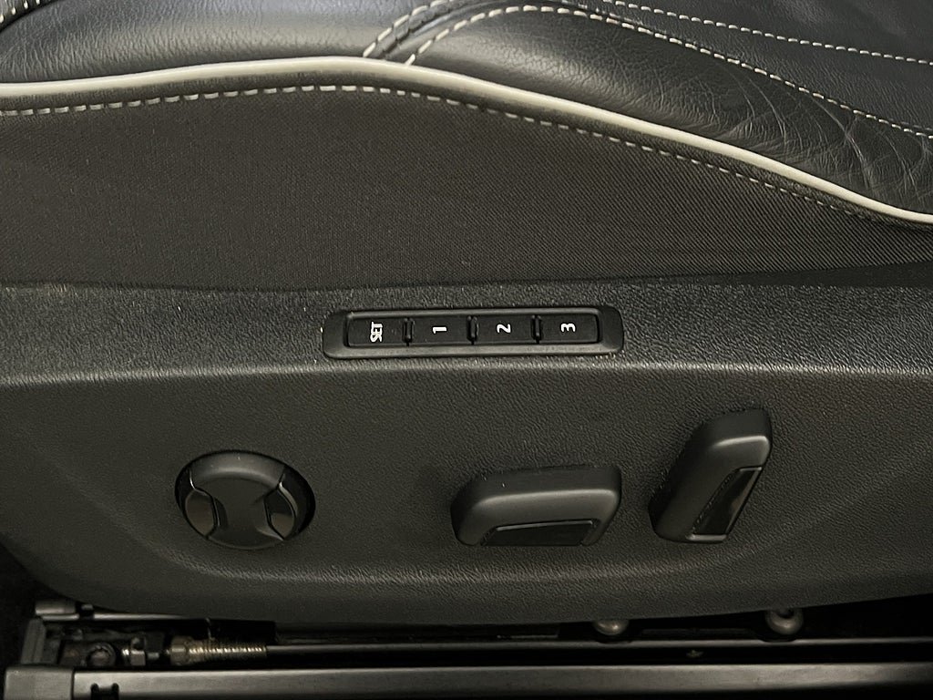 Vehicle Image 35