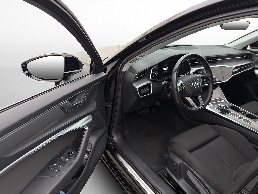 Vehicle Image 12