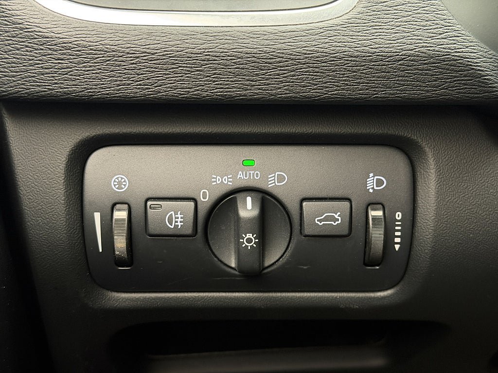 Vehicle Image 28