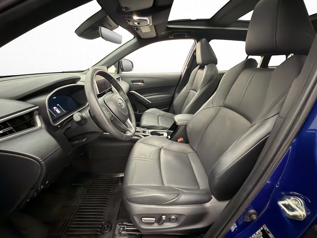 Vehicle Image 12