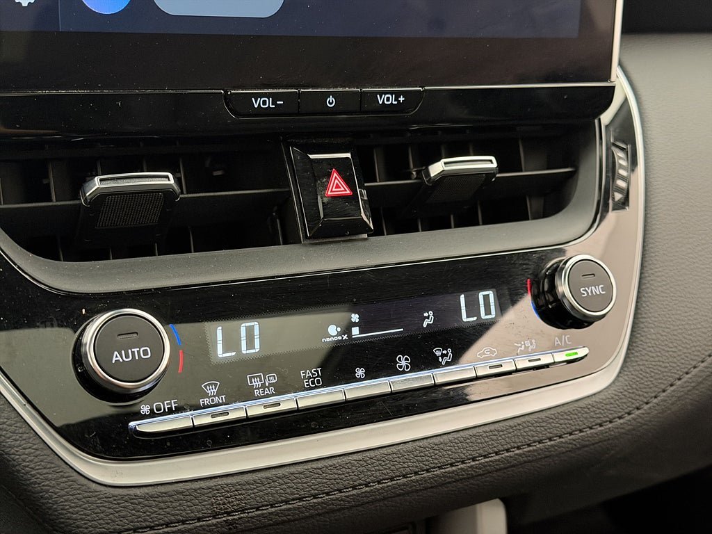 Vehicle Image 28