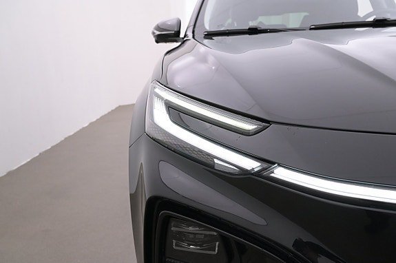 Vehicle Image 26