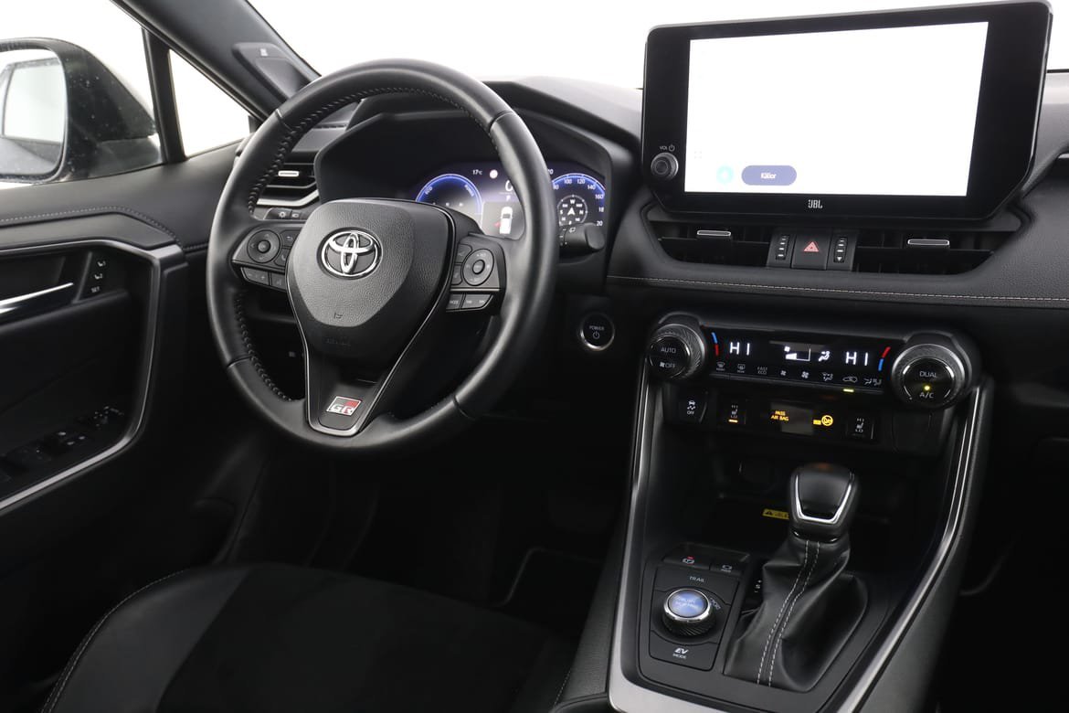 Vehicle Image 14