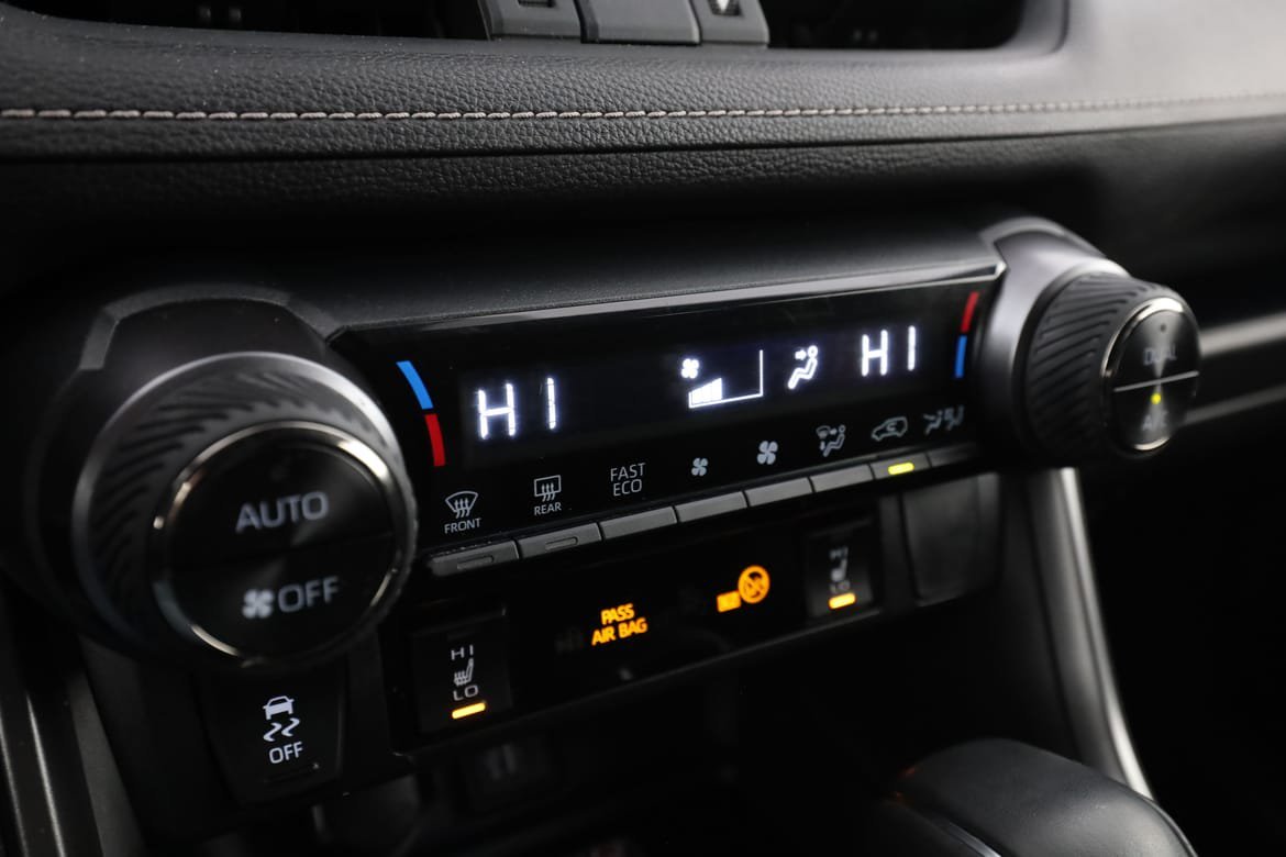 Vehicle Image 25