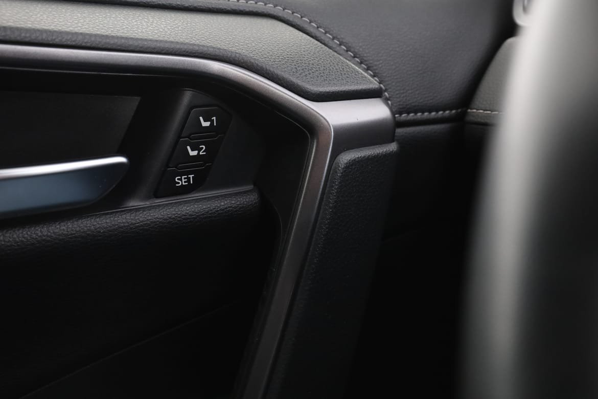 Vehicle Image 38
