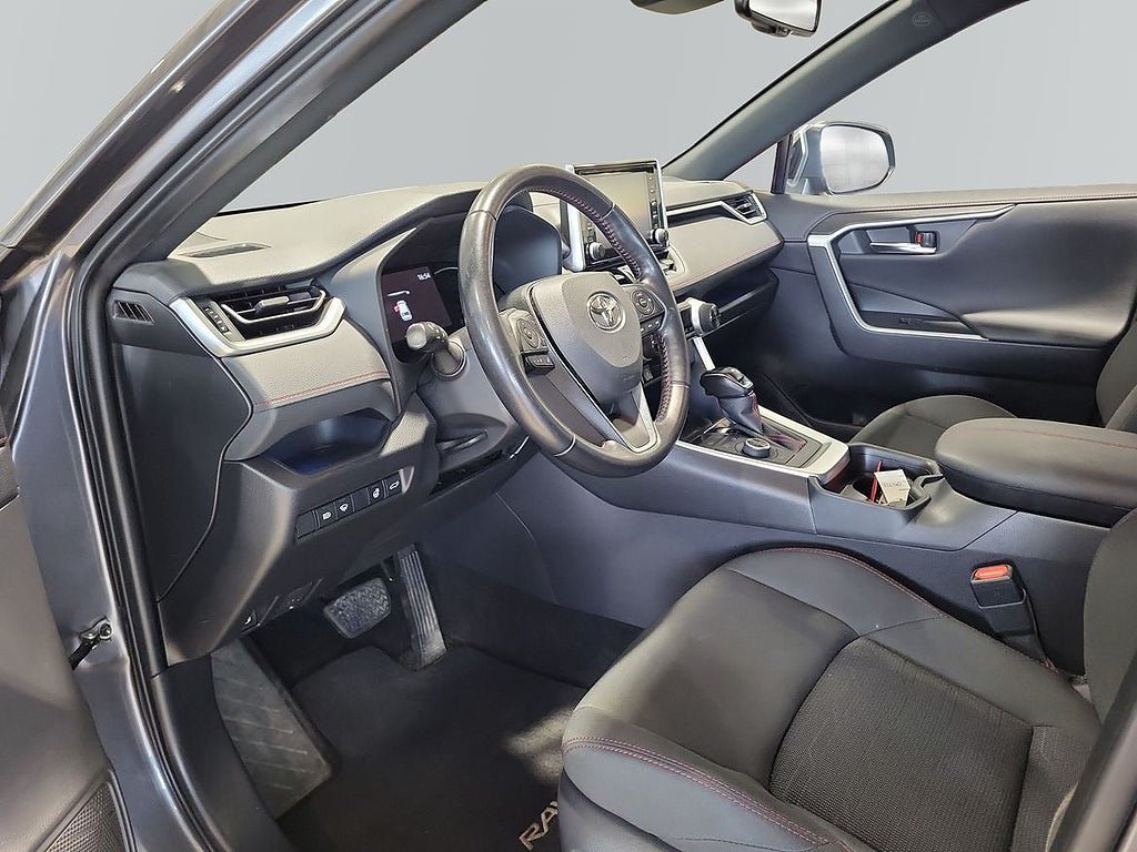 Vehicle Image 12