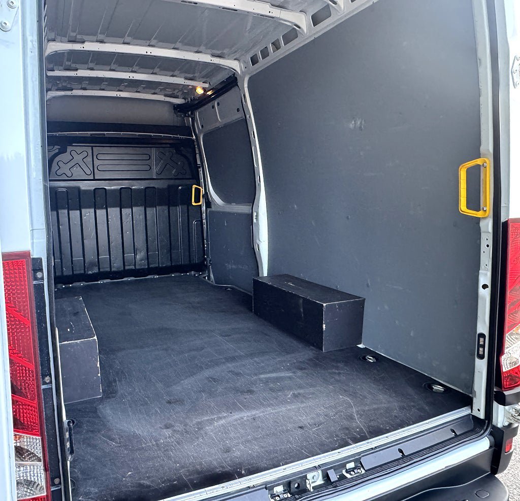Vehicle Image 16