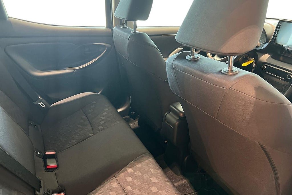 Vehicle Image 9