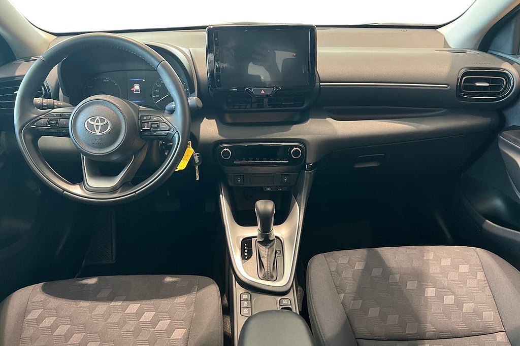 Vehicle Image 10