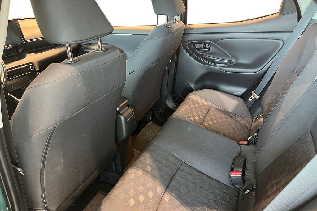 Vehicle Image 13