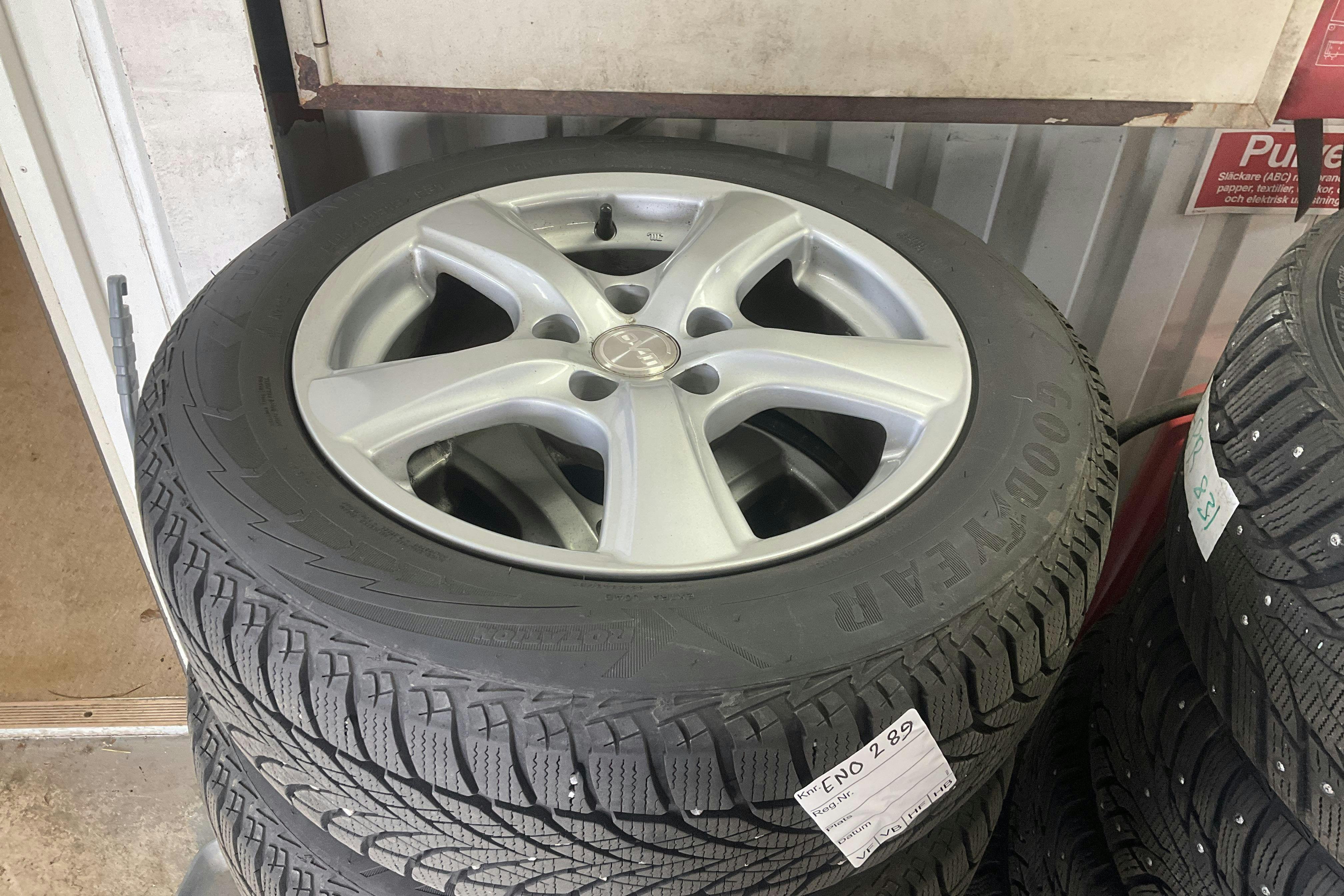 Vehicle Image 11