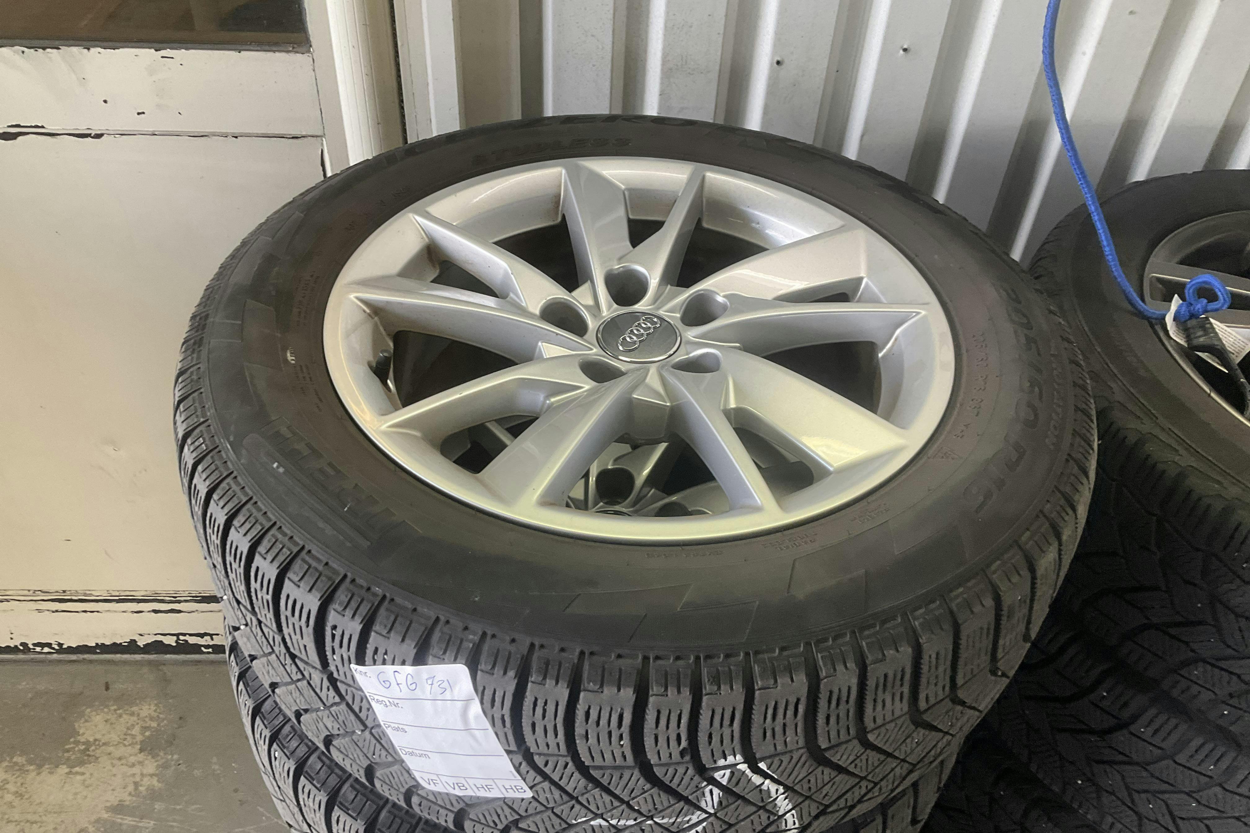 Vehicle Image 11