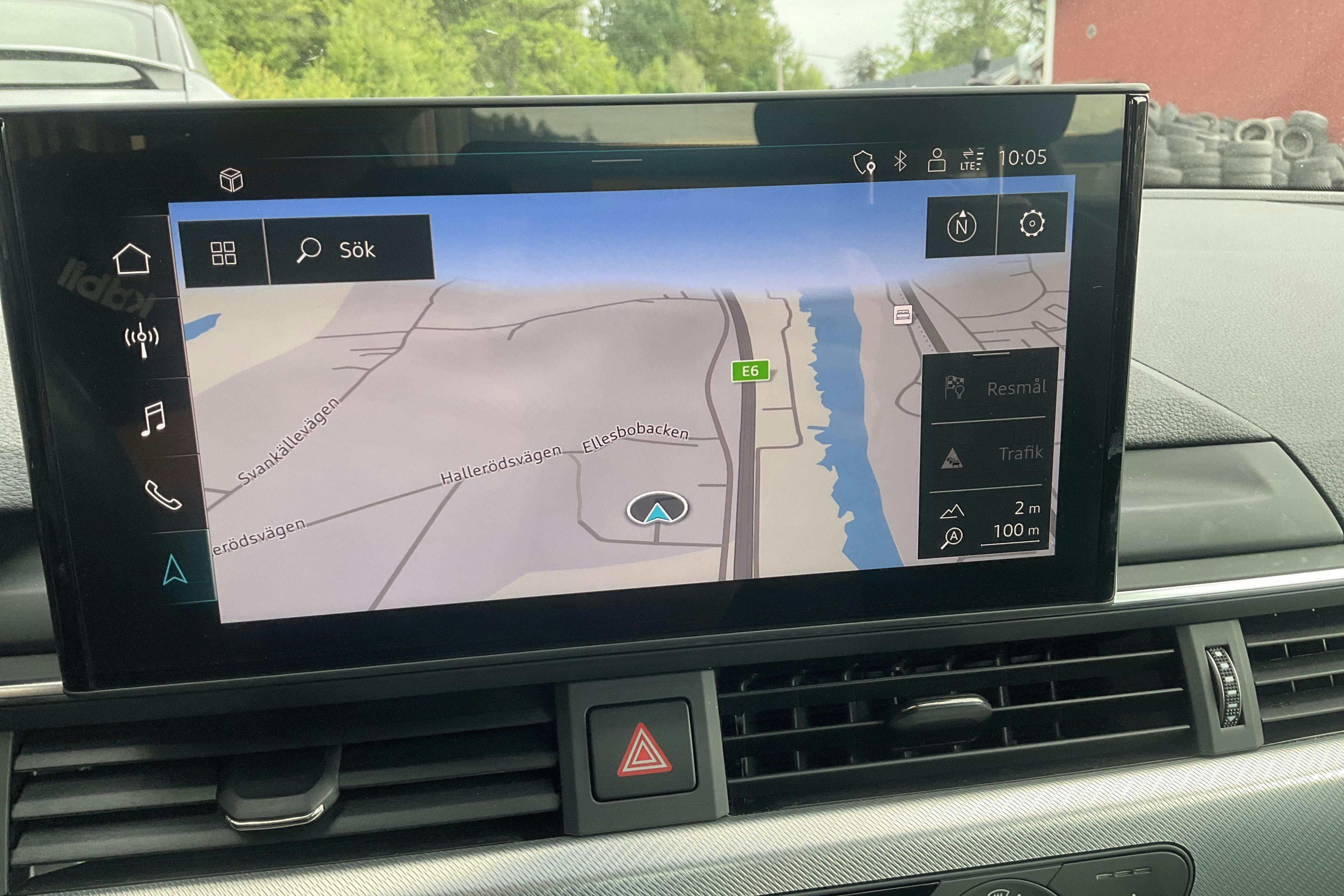 Vehicle Image 11