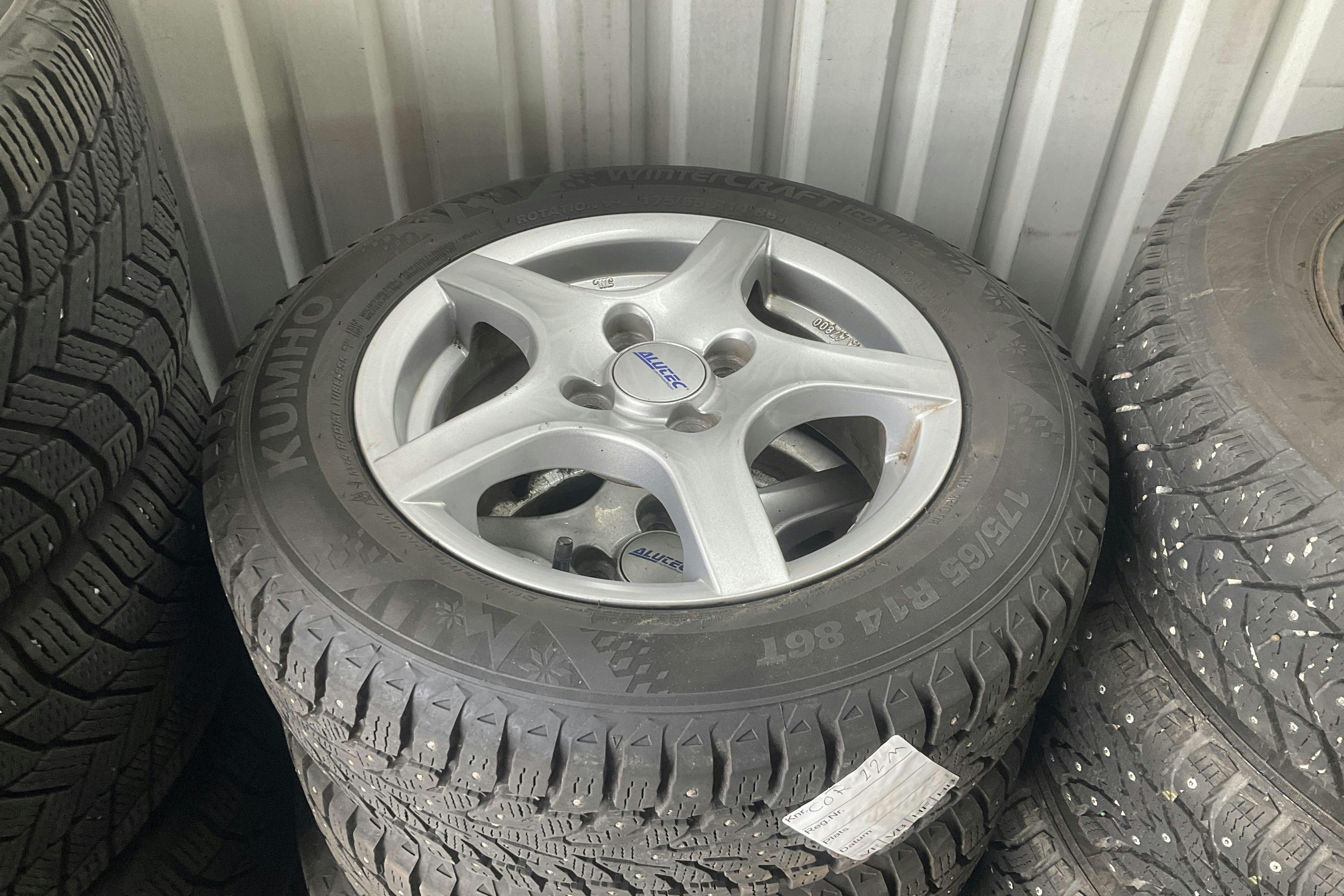 Vehicle Image 12