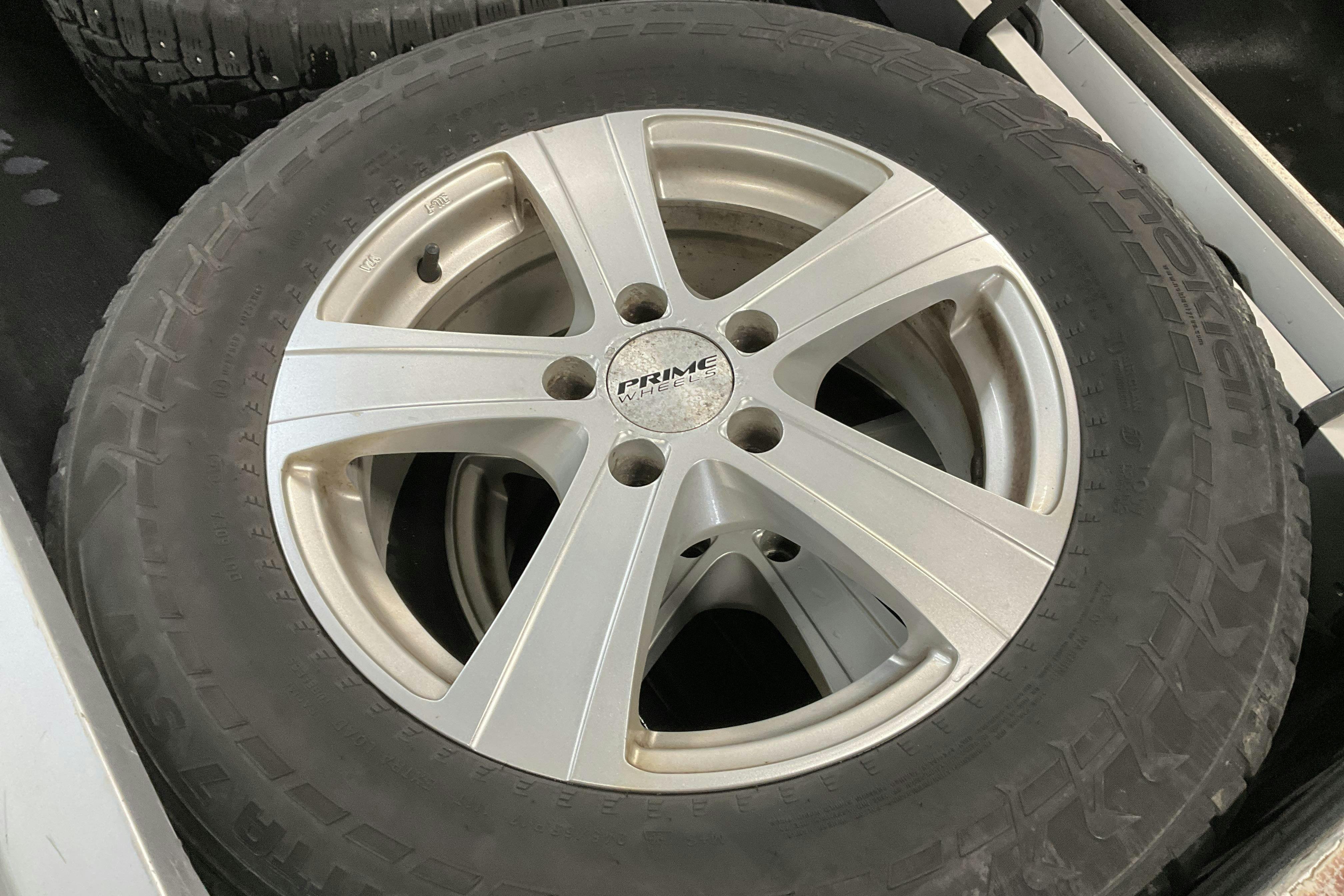 Vehicle Image 13