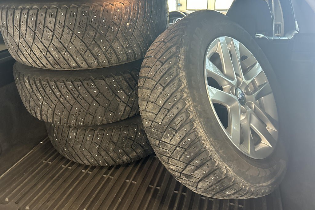 Vehicle Image 16