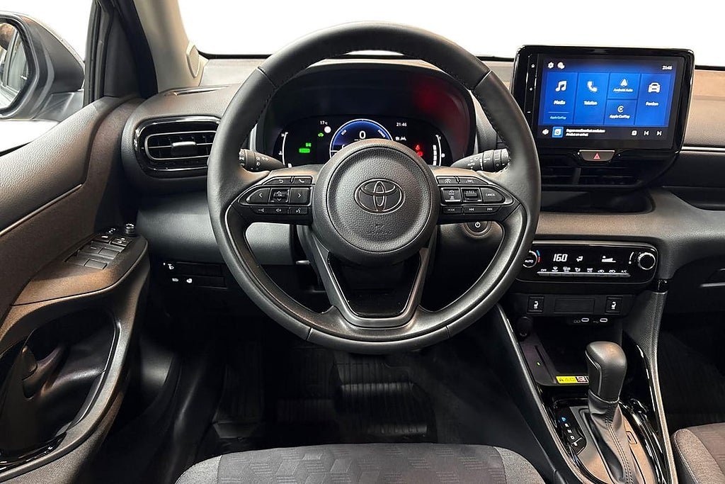 Vehicle Image 10