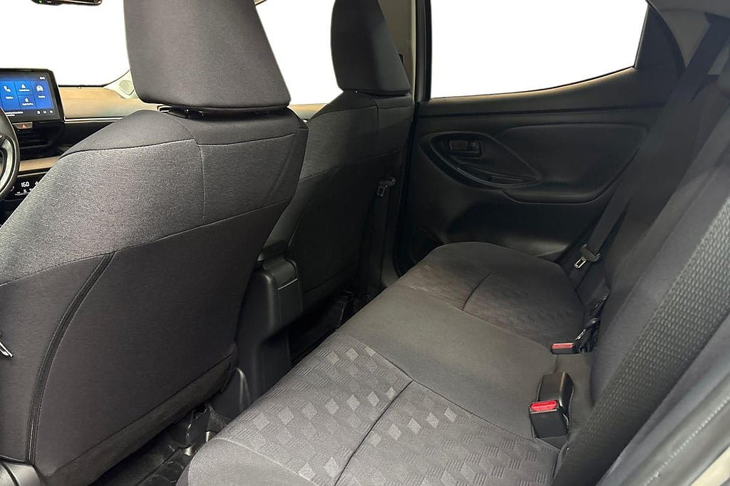 Vehicle Image 12
