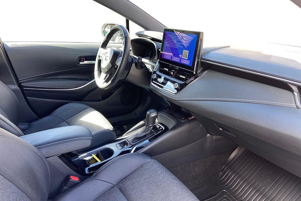 Vehicle Image 12