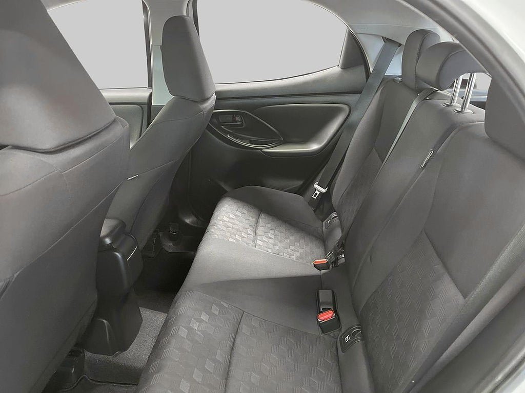 Vehicle Image 10