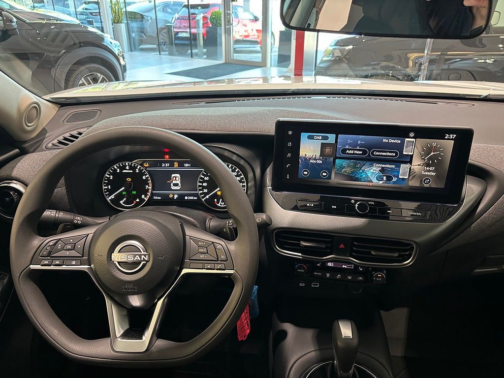 Vehicle Image 12