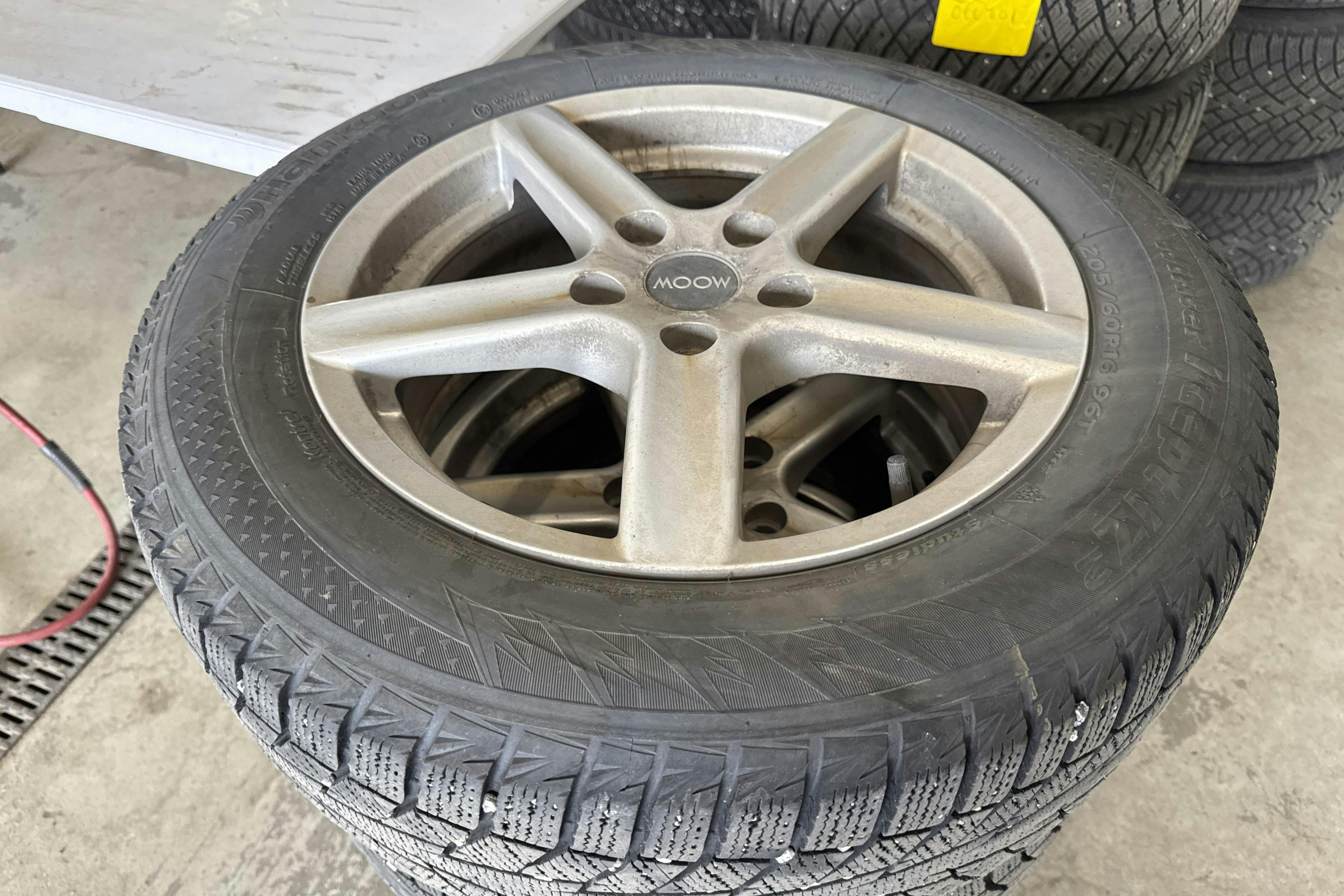 Vehicle Image 14