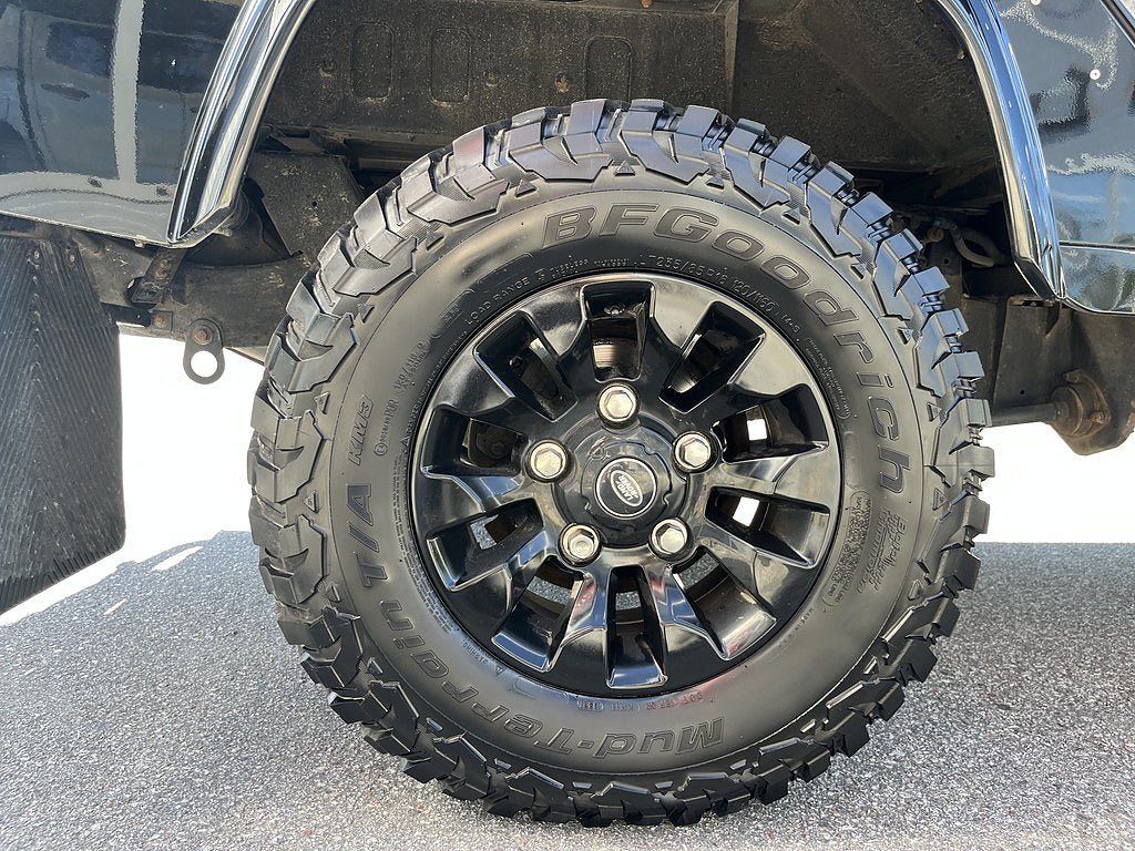 Vehicle Image 8