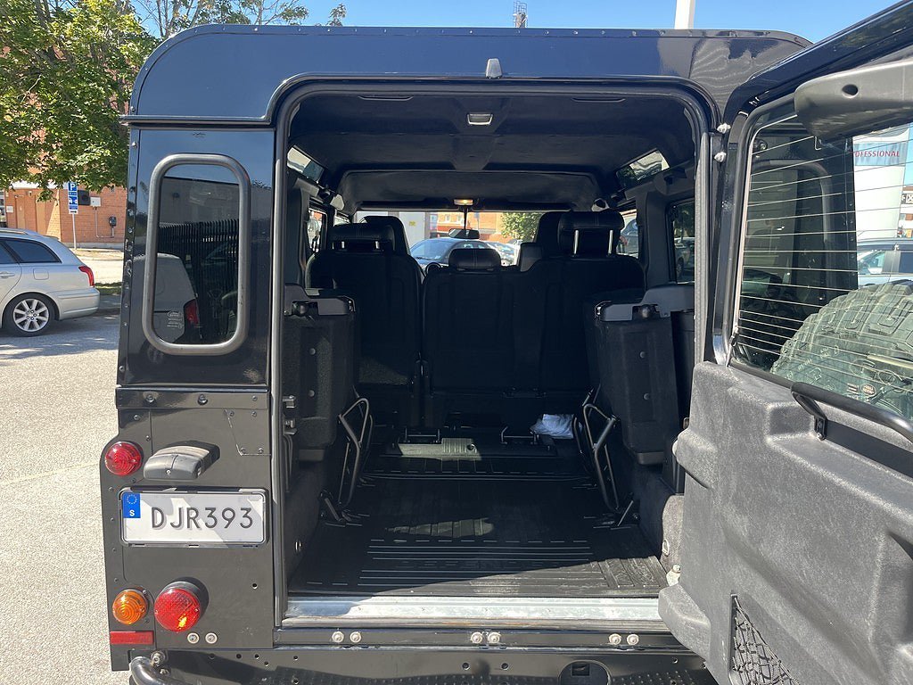 Vehicle Image 9