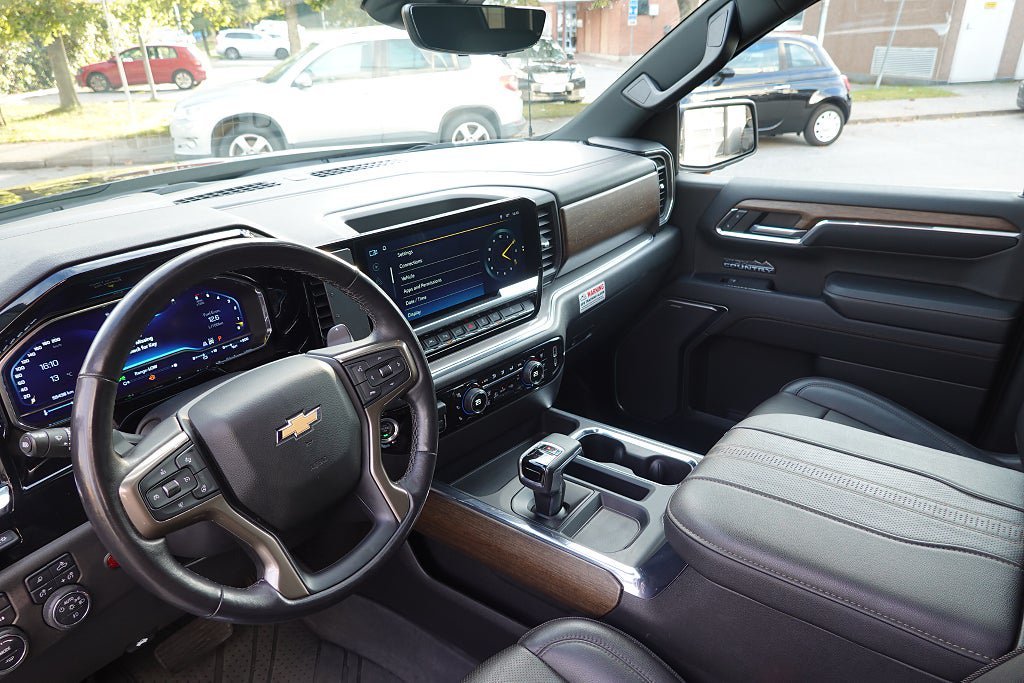 Vehicle Image 17