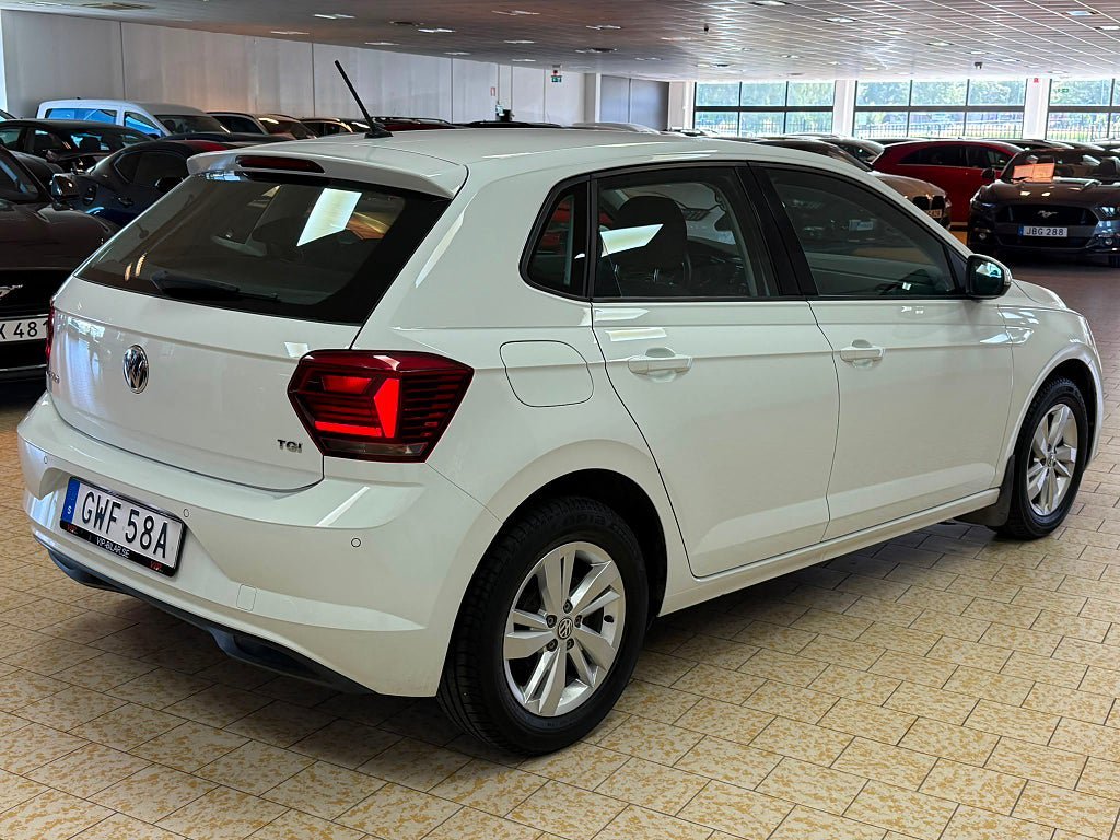 Vehicle Image 7