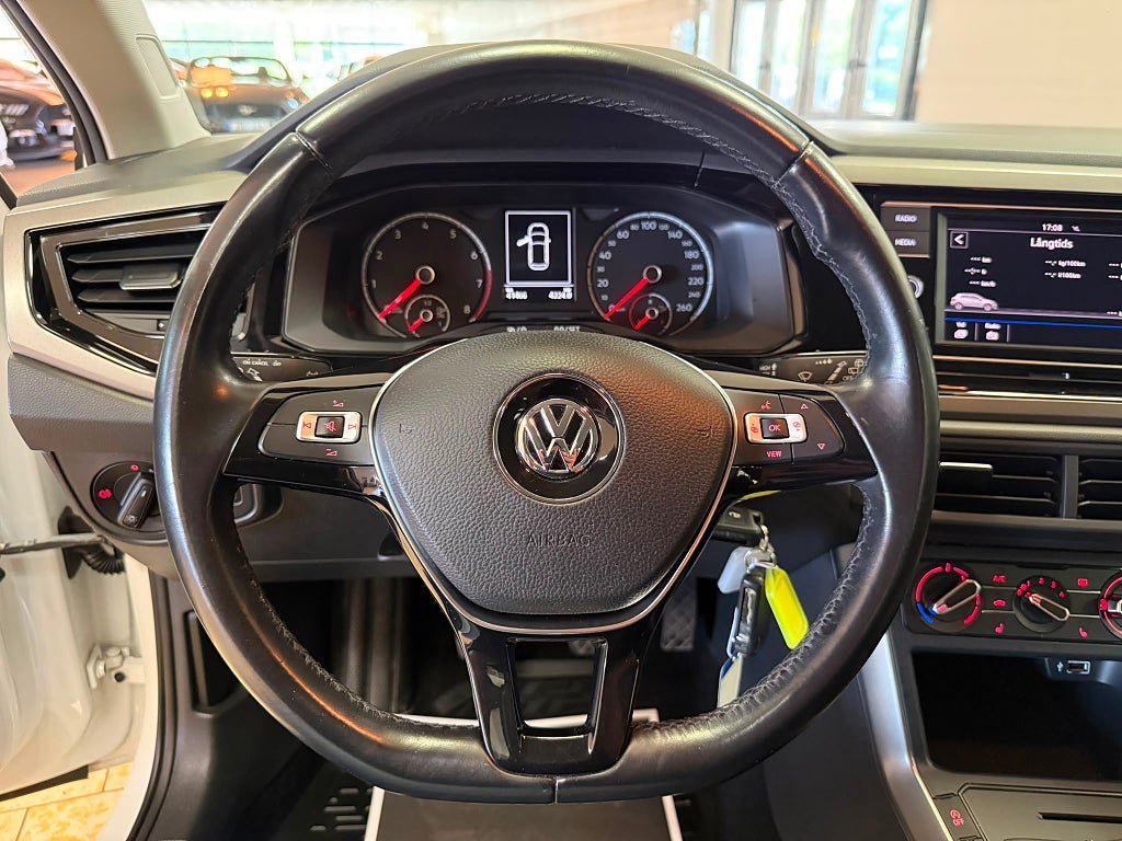 Vehicle Image 18