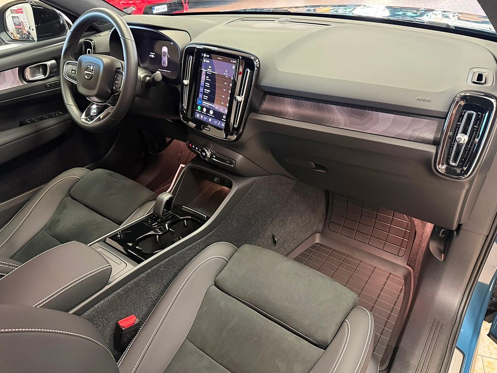 Vehicle Image 18