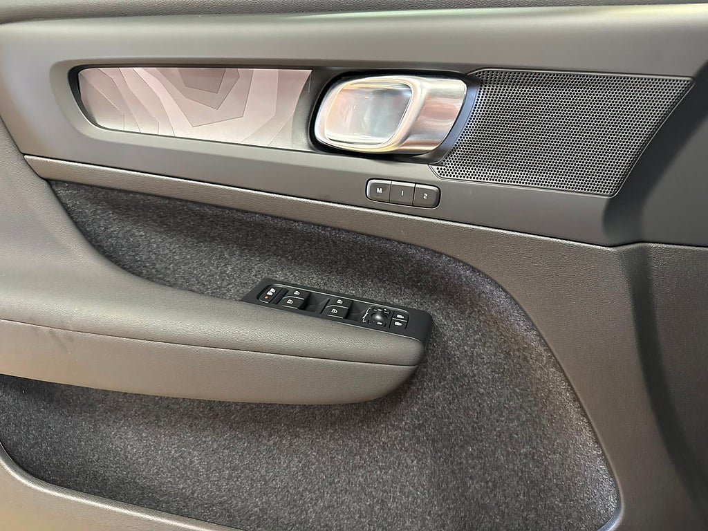 Vehicle Image 28