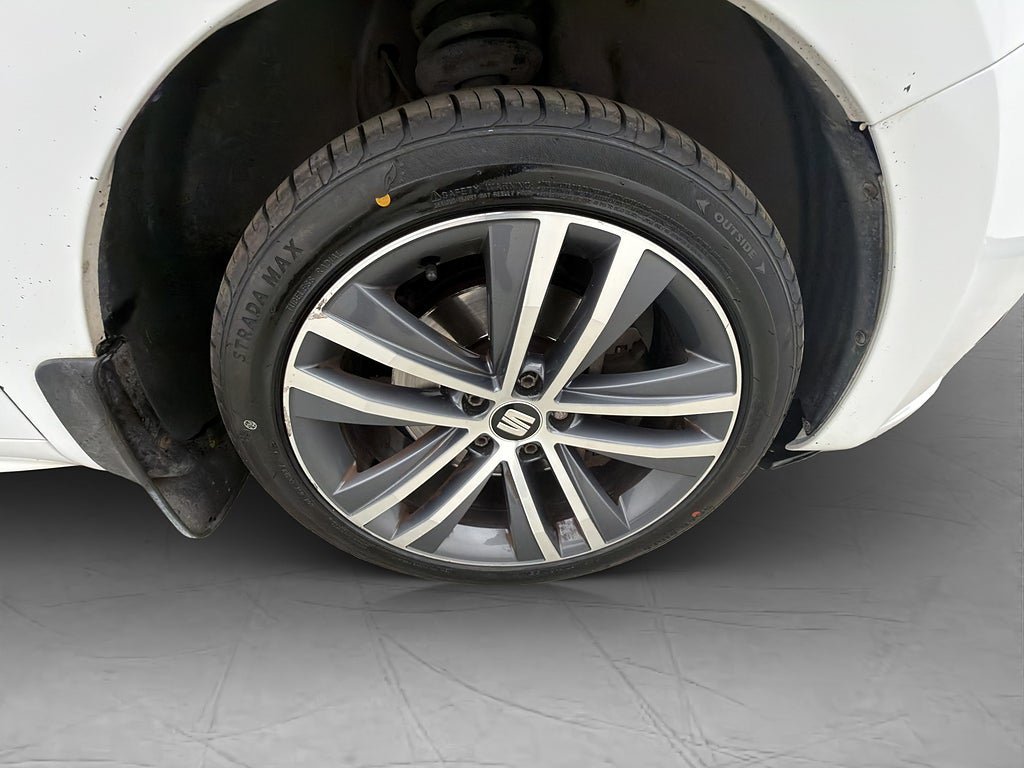 Vehicle Image 32