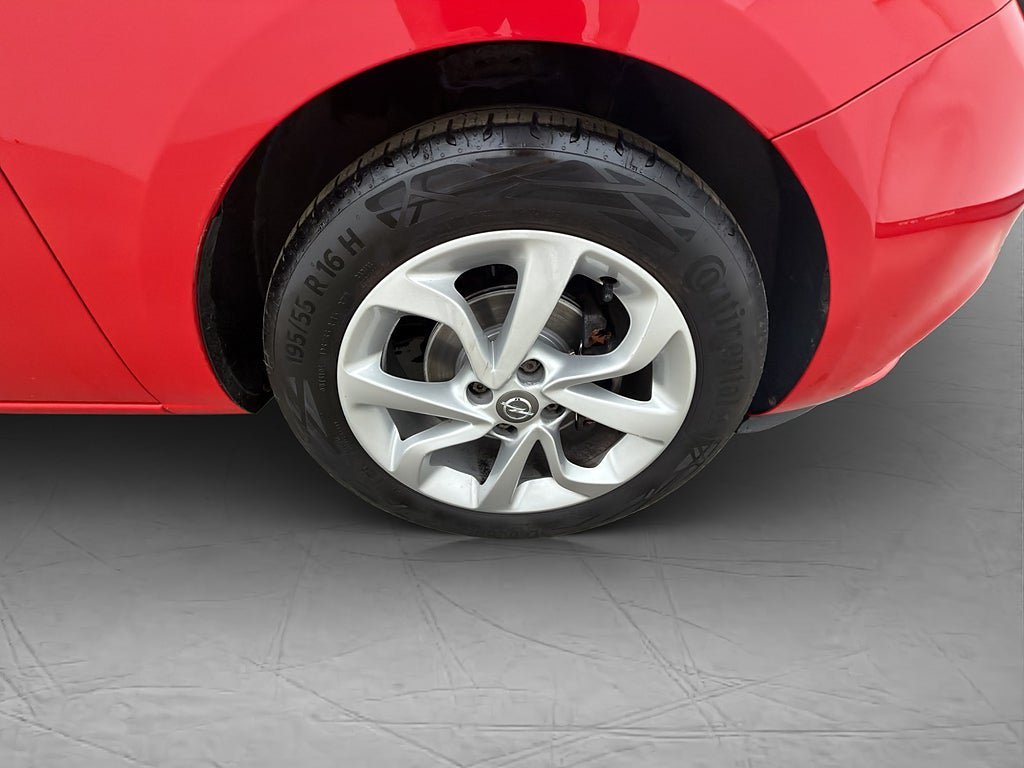 Vehicle Image 25
