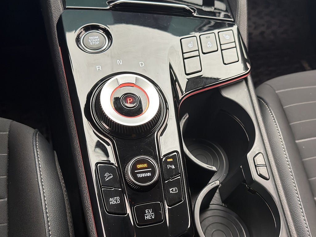 Vehicle Image 25