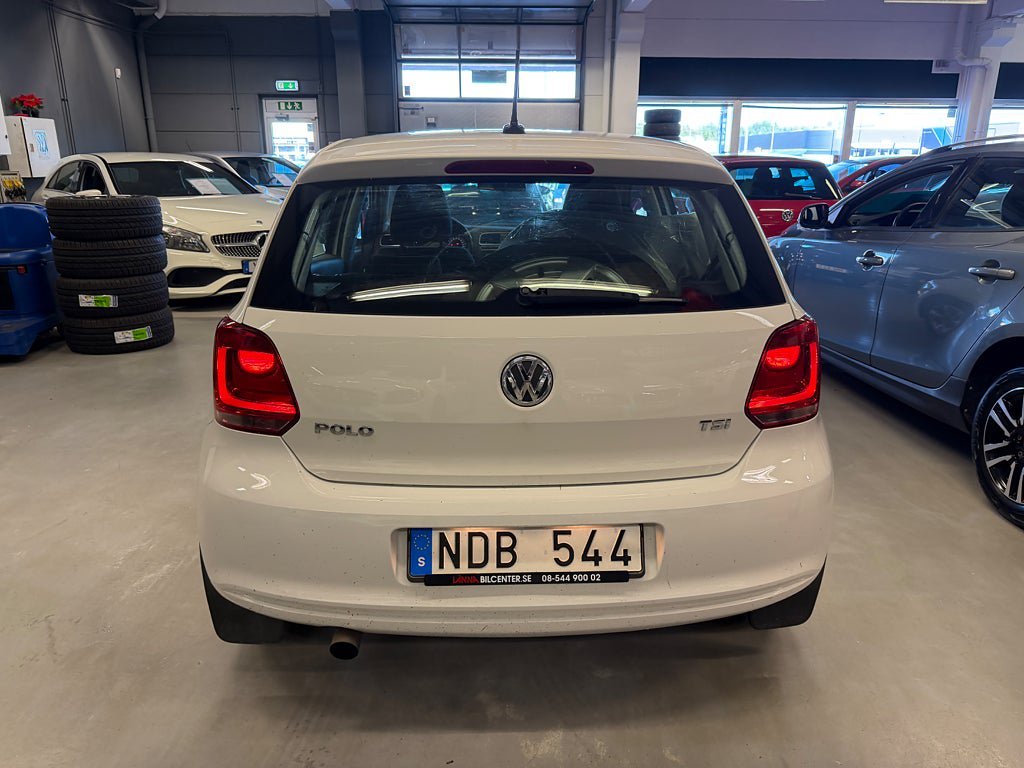 Vehicle Image 6