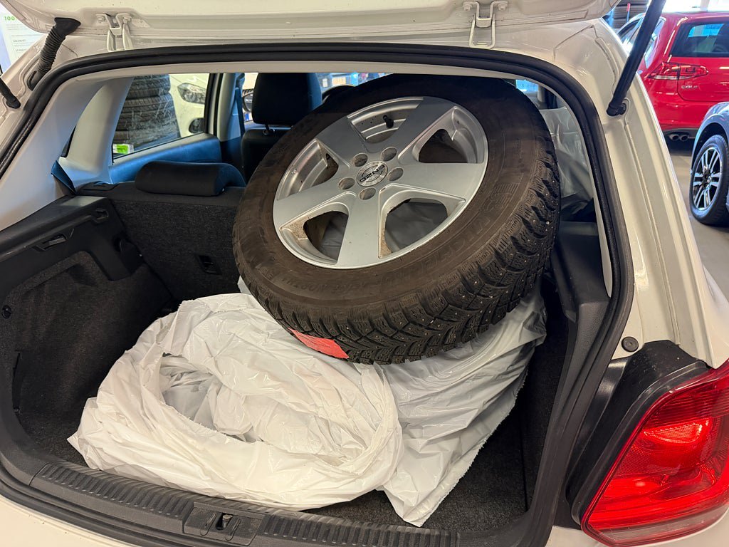 Vehicle Image 12