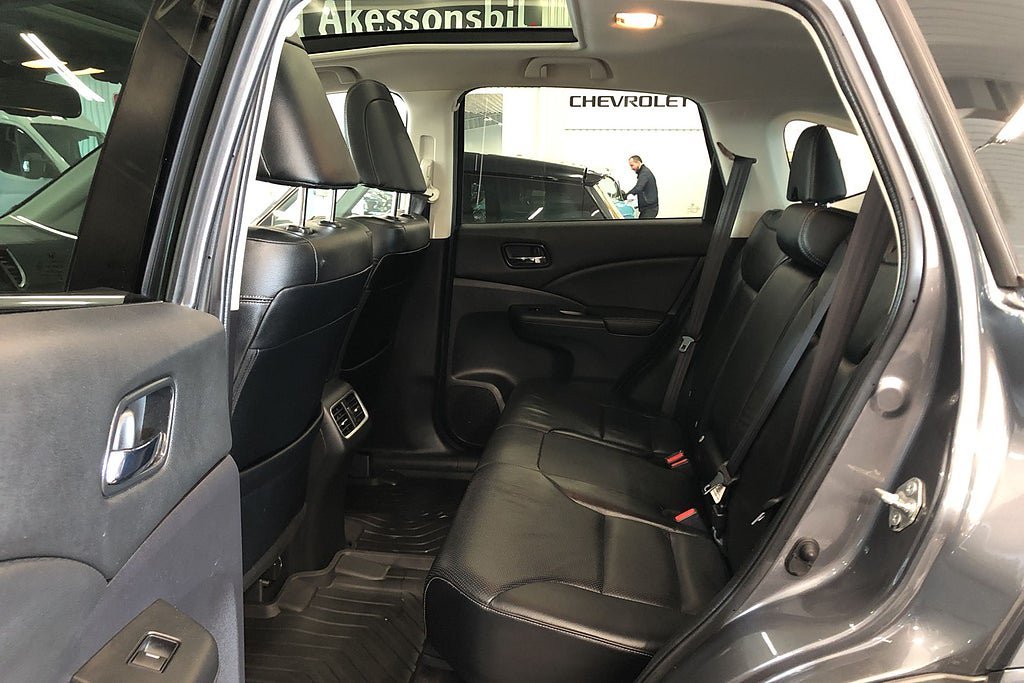 Vehicle Image 9