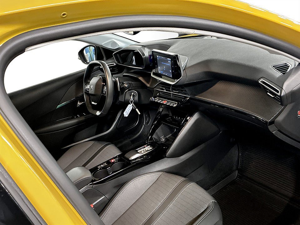 Vehicle Image 14