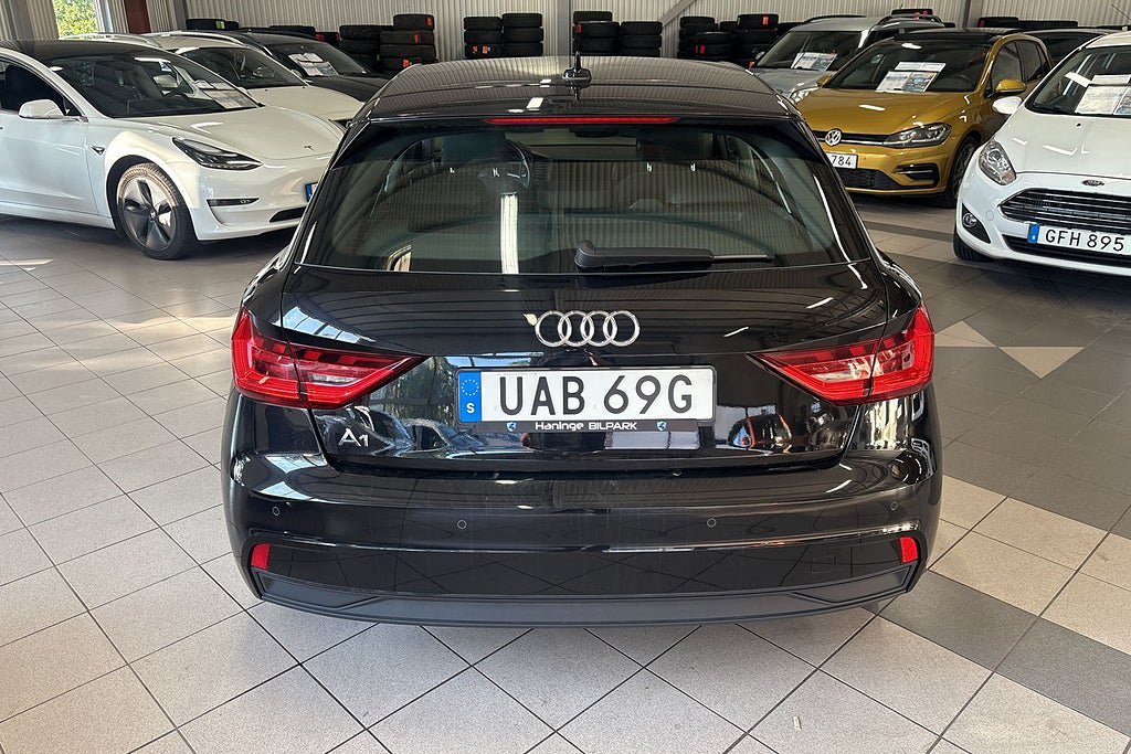 Vehicle Image 8
