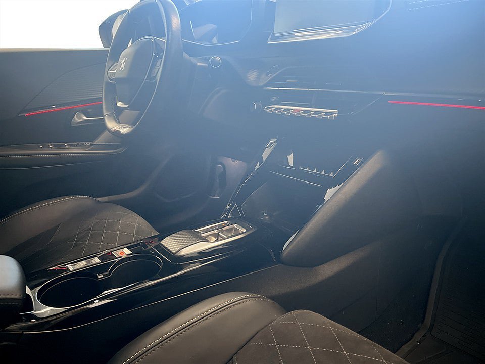 Vehicle Image 10