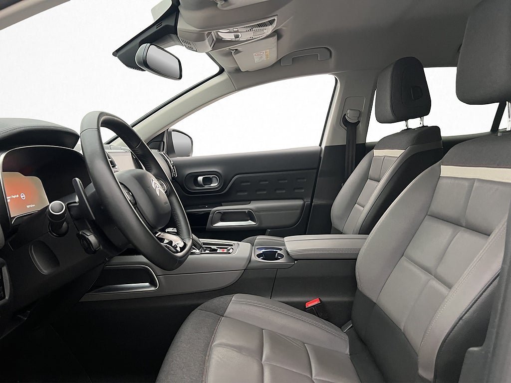 Vehicle Image 15