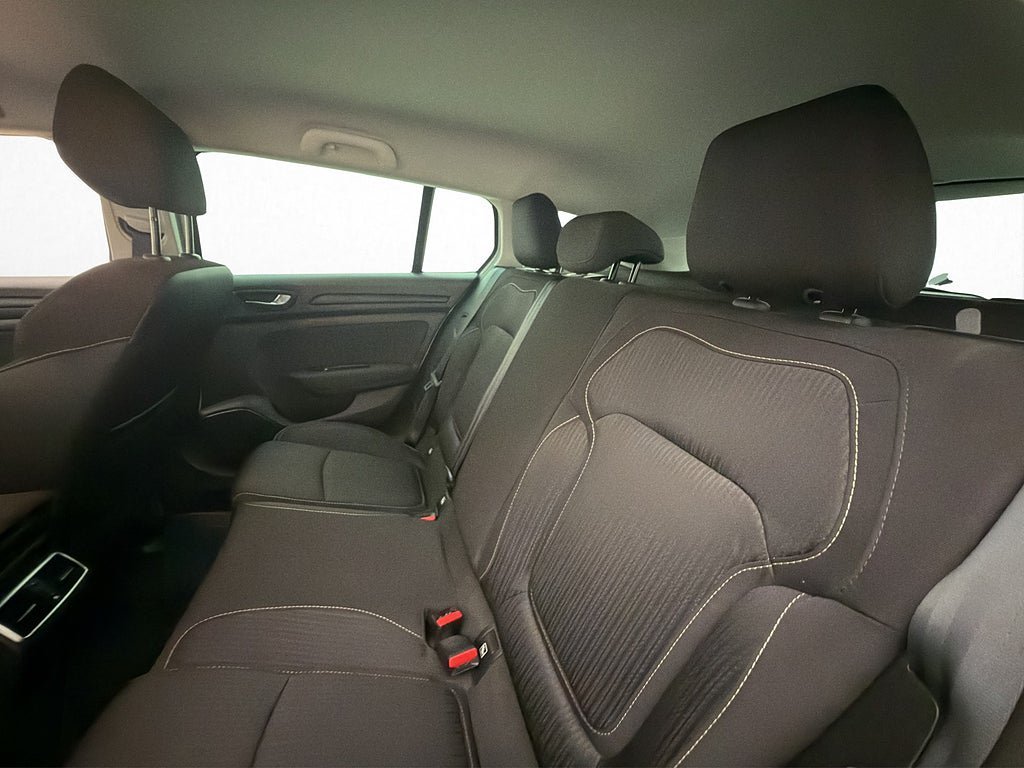 Vehicle Image 32