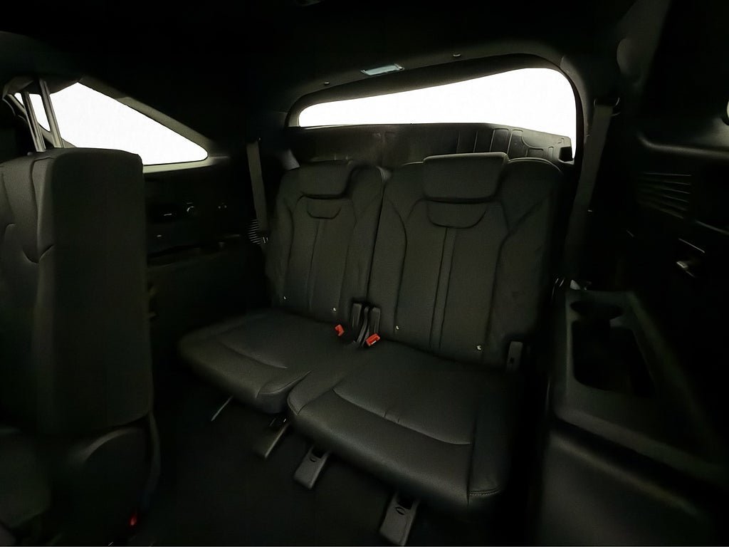 Vehicle Image 36
