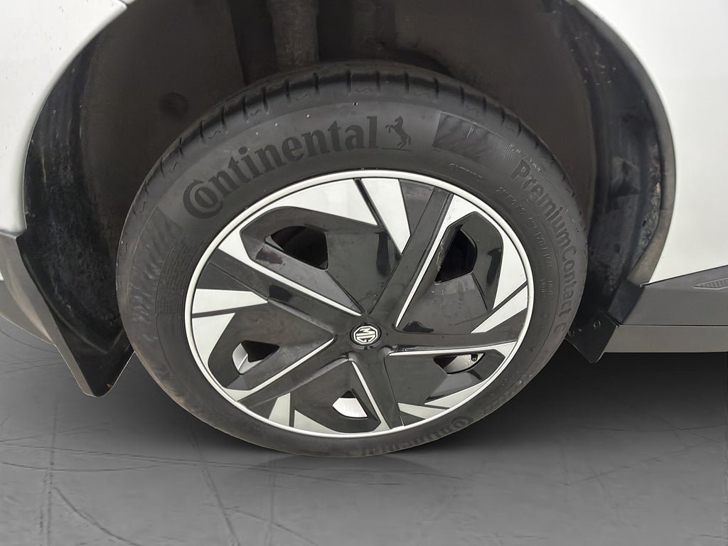 Vehicle Image 33
